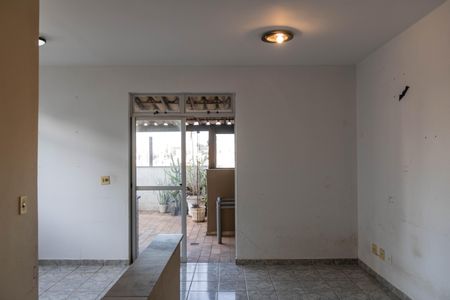 Apartamento à venda com 195m², 4 quartos e 2 vagas Apartamento à venda com 195m², 4 quartos e 2 vagasSala 2