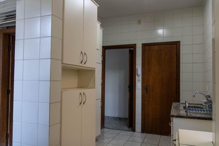 Apartamento à venda com 195m², 4 quartos e 2 vagas Apartamento à venda com 195m², 4 quartos e 2 vagasCozinha