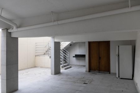 Apartamento à venda com 195m², 4 quartos e 2 vagas Apartamento à venda com 195m², 4 quartos e 2 vagasÁrea comum - Salão de festas