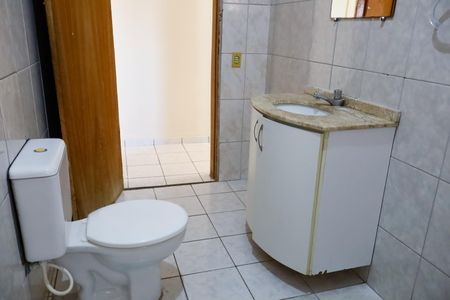 Casa à venda com 290m², 5 quartos e 2 vagas Casa à venda com 290m², 5 quartos e 2 vagasBanheiro