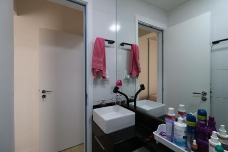 Apartamento à venda com 60m², 2 quartos e 2 vagasBanheiro da Suíte