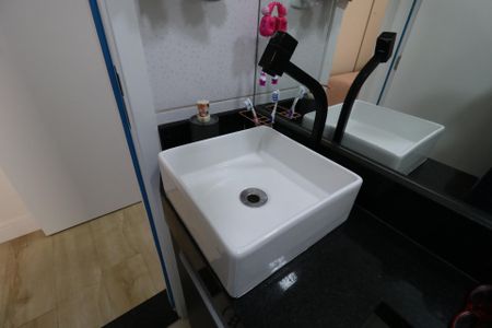 Apartamento à venda com 60m², 2 quartos e 2 vagasBanheiro da Suíte - Pia