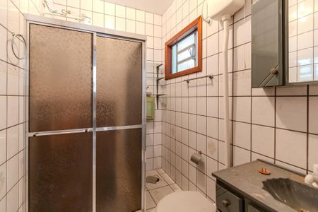 Casa à venda com 250m², 3 quartos e 4 vagas Casa à venda com 250m², 3 quartos e 4 vagasBanheiro Social