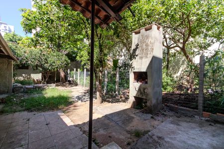 Casa à venda com 250m², 3 quartos e 4 vagas Casa à venda com 250m², 3 quartos e 4 vagasQuintal