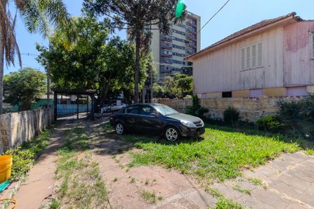 Casa à venda com 250m², 3 quartos e 4 vagas Casa à venda com 250m², 3 quartos e 4 vagasQuintal
