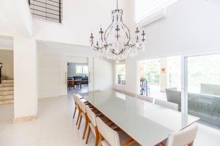 Casa de condomínio para alugar com 672m², 5 quartos e 6 vagas Casa de condomínio para alugar com 672m², 5 quartos e 6 vagasSala de Jantar