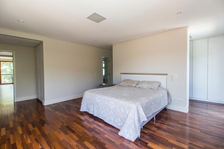 Casa de condomínio para alugar com 672m², 5 quartos e 6 vagas Casa de condomínio para alugar com 672m², 5 quartos e 6 vagasSuíte 1