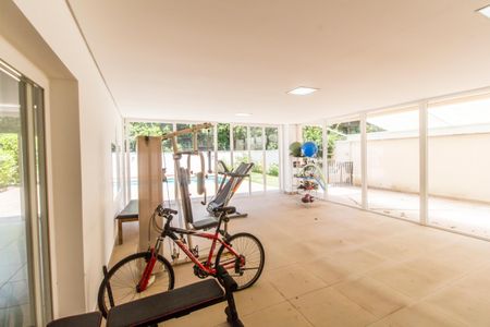 Casa de condomínio para alugar com 672m², 5 quartos e 6 vagas Casa de condomínio para alugar com 672m², 5 quartos e 6 vagasAcademia