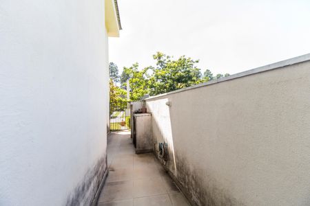 Casa de condomínio para alugar com 672m², 5 quartos e 6 vagas Casa de condomínio para alugar com 672m², 5 quartos e 6 vagasCorredor