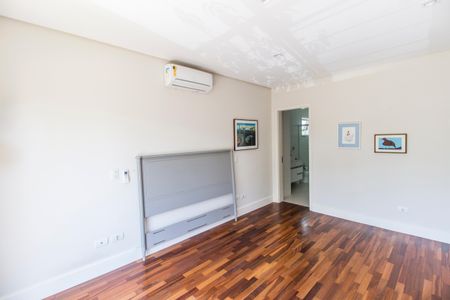 Casa de condomínio para alugar com 672m², 5 quartos e 6 vagas Casa de condomínio para alugar com 672m², 5 quartos e 6 vagasSuíte 3