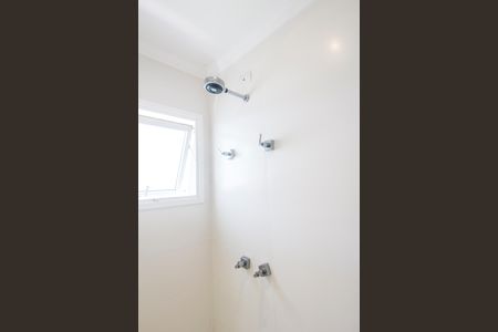 Casa de condomínio para alugar com 672m², 5 quartos e 6 vagas Casa de condomínio para alugar com 672m², 5 quartos e 6 vagasBanheiro da Suíte 3