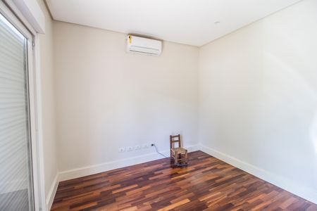 Casa de condomínio para alugar com 672m², 5 quartos e 6 vagas Casa de condomínio para alugar com 672m², 5 quartos e 6 vagasQuarto/Escritório