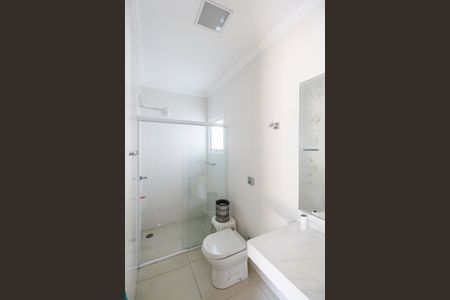 Casa de condomínio para alugar com 672m², 5 quartos e 6 vagas Casa de condomínio para alugar com 672m², 5 quartos e 6 vagasBanheiro do Depósito 2