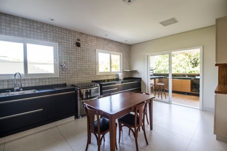 Casa de condomínio para alugar com 672m², 5 quartos e 6 vagas Casa de condomínio para alugar com 672m², 5 quartos e 6 vagasCozinha