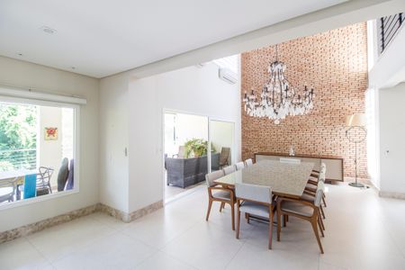 Casa de condomínio para alugar com 672m², 5 quartos e 6 vagas Casa de condomínio para alugar com 672m², 5 quartos e 6 vagasSala de Jantar