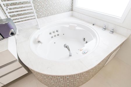 Casa de condomínio para alugar com 672m², 5 quartos e 6 vagas Casa de condomínio para alugar com 672m², 5 quartos e 6 vagasBanheiro da Suíte 1