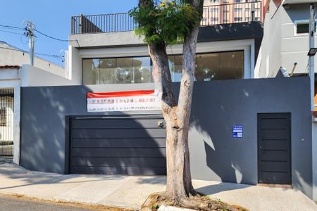Casa à venda com 247m², 3 quartos e 5 vagas Casa à venda com 247m², 3 quartos e 5 vagasFachada