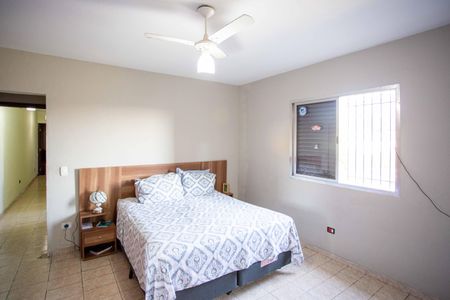 Casa à venda com 223m², 4 quartos e 2 vagasQuarto Suite 1