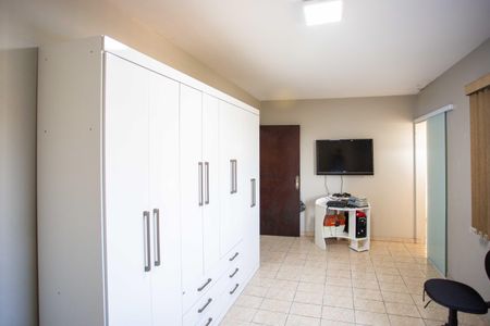 Casa à venda com 223m², 4 quartos e 2 vagasQuarto Suite 2