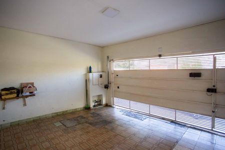 Casa à venda com 223m², 4 quartos e 2 vagasGaragem