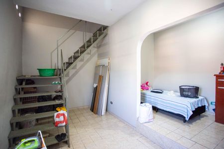 Casa à venda com 223m², 4 quartos e 2 vagasSala