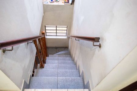 Casa à venda com 223m², 4 quartos e 2 vagasEscada