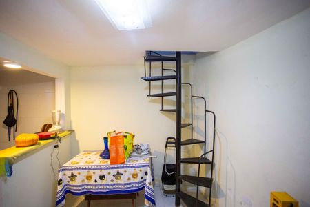 Casa à venda com 223m², 4 quartos e 2 vagasCozinha 2