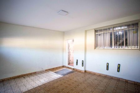 Casa à venda com 223m², 4 quartos e 2 vagasGaragem