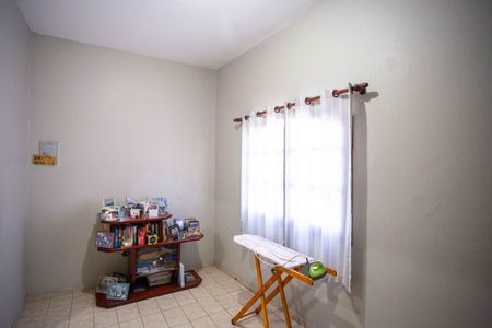 Casa à venda com 223m², 4 quartos e 2 vagasSala