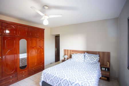 Casa à venda com 223m², 4 quartos e 2 vagasQuarto Suite 1