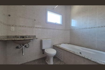 Casa de condomínio à venda com 131m², 3 quartos e 2 vagas Casa de condomínio à venda com 131m², 3 quartos e 2 vagasBanheiro da suíte