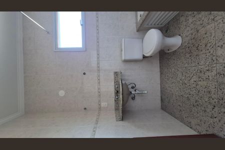 Casa de condomínio à venda com 131m², 3 quartos e 2 vagas Casa de condomínio à venda com 131m², 3 quartos e 2 vagasBanheiro da suíte