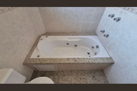 Casa de condomínio à venda com 131m², 3 quartos e 2 vagas Casa de condomínio à venda com 131m², 3 quartos e 2 vagasBanheiro da suíte