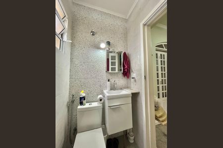 Casa à venda com 222m², 4 quartos e 3 vagas Casa à venda com 222m², 4 quartos e 3 vagasBanheiro Social
