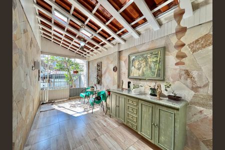 Casa à venda com 222m², 4 quartos e 3 vagas Casa à venda com 222m², 4 quartos e 3 vagasHall de entrada