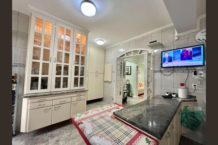 Casa à venda com 222m², 4 quartos e 3 vagas Casa à venda com 222m², 4 quartos e 3 vagasCozinha