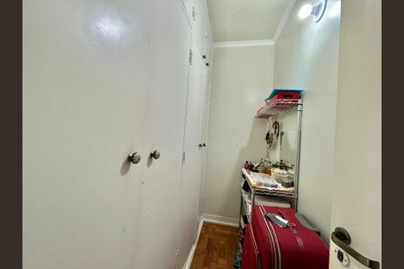Casa à venda com 222m², 4 quartos e 3 vagas Casa à venda com 222m², 4 quartos e 3 vagasCloset