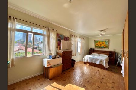 Casa à venda com 222m², 4 quartos e 3 vagas Casa à venda com 222m², 4 quartos e 3 vagasSuite Edícula