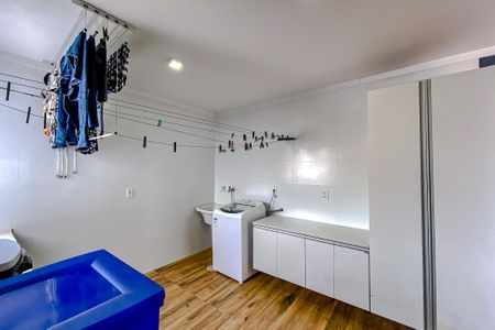 Casa à venda com 110m², 3 quartos e 2 vagasÁrea de Serviço