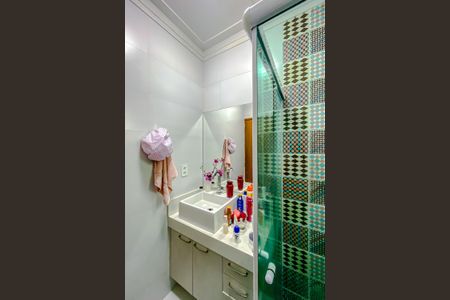 Casa à venda com 110m², 3 quartos e 2 vagasBanheiro da Suíte