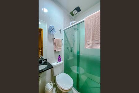 Casa à venda com 110m², 3 quartos e 2 vagasBanheiro