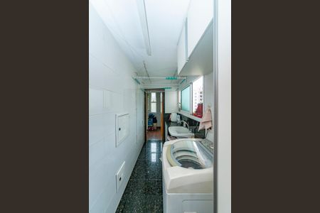 Apartamento à venda com 145m², 4 quartos e 3 vagas Apartamento à venda com 145m², 4 quartos e 3 vagasÁrea de Serviço