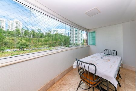 Apartamento à venda com 145m², 4 quartos e 3 vagas Apartamento à venda com 145m², 4 quartos e 3 vagasVaranda da Sala