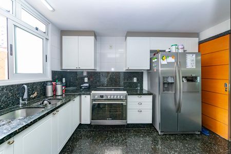 Apartamento à venda com 145m², 4 quartos e 3 vagas Apartamento à venda com 145m², 4 quartos e 3 vagasCozinha