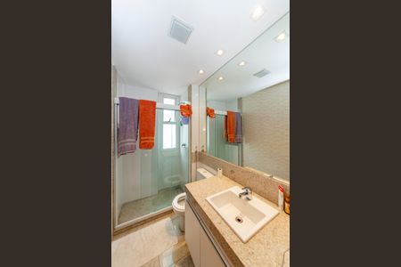 Apartamento à venda com 145m², 4 quartos e 3 vagas Apartamento à venda com 145m², 4 quartos e 3 vagasBanheiro Social