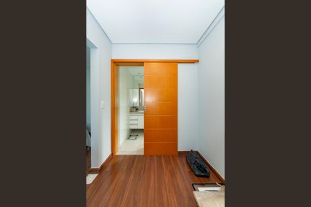 Apartamento à venda com 145m², 4 quartos e 3 vagas Apartamento à venda com 145m², 4 quartos e 3 vagasCloset da suíte