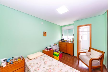 Apartamento à venda com 145m², 4 quartos e 3 vagas Apartamento à venda com 145m², 4 quartos e 3 vagasSuíte 2