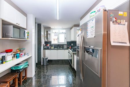 Apartamento à venda com 145m², 4 quartos e 3 vagas Apartamento à venda com 145m², 4 quartos e 3 vagasCozinha