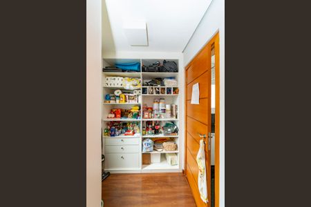 Apartamento à venda com 145m², 4 quartos e 3 vagas Apartamento à venda com 145m², 4 quartos e 3 vagasÁrea de Serviço