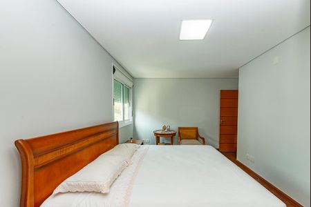 Apartamento à venda com 145m², 4 quartos e 3 vagas Apartamento à venda com 145m², 4 quartos e 3 vagasSuíte
